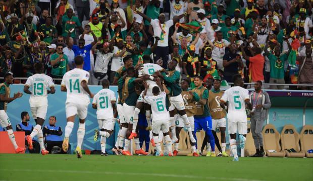Senegal 3 puanı 3 golle aldı! Katar ikinci ma&ccedil;ından da mağlup ayrıldı