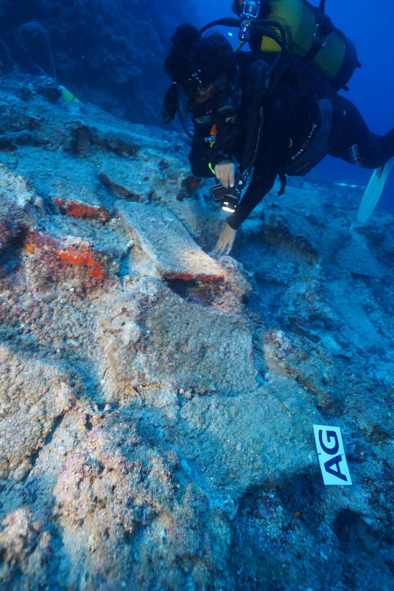 Antalya'da Tunç Çağı batığında bulunan 3 bin 600 yıllık kurşun ağırlıklar