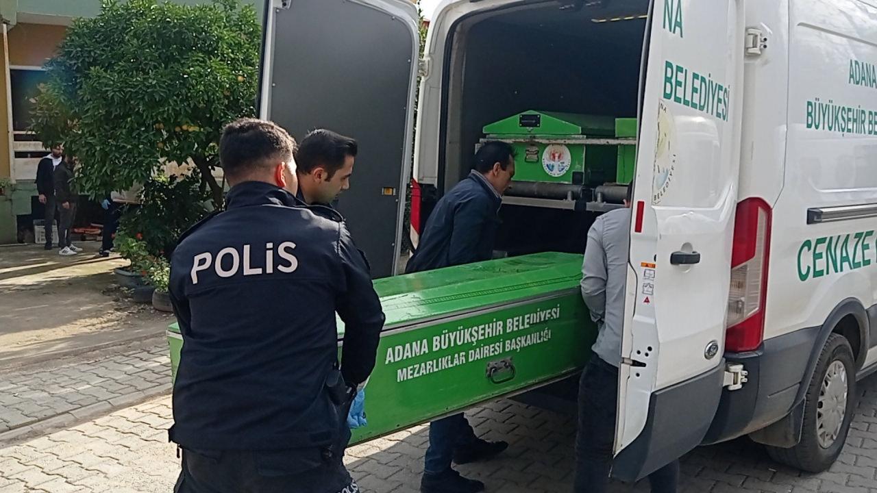 Adana'da ziyarete gittiği akrabalarının evinde silahlı saldırıya uğrayan şahsın cenazesi