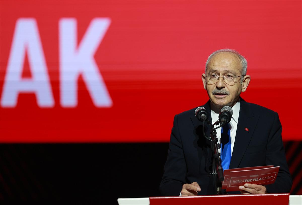 CHP Genel Başkanı Kemal Kılıçdaroğlu, Lütfi Kırdar Uluslararası Kongre ve Sergi Sarayı'nda düzenlenen ''İkinci Yüzyıla Çağrı Buluşması''na katılarak konuşma yaptı.