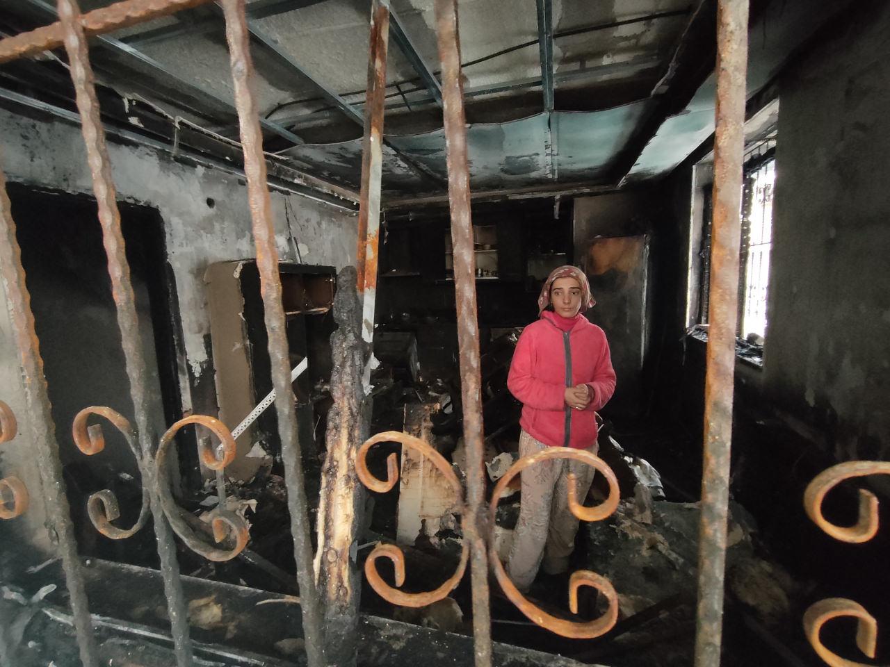 Antalya'da evi yanan anne