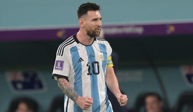 Messi tarih yazmaya devam ediyor! 1000. maçını boş geçmedi