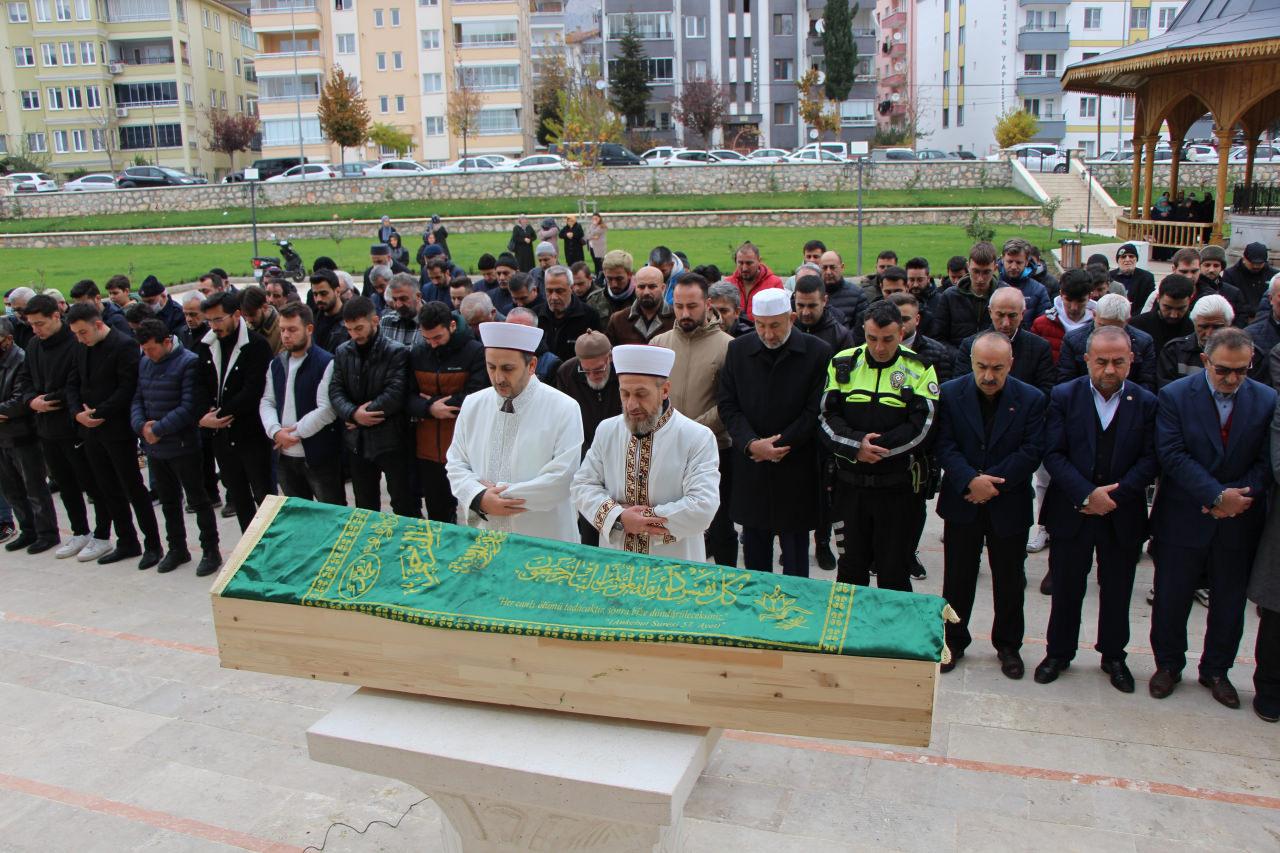 Samsun'da öldürülen oğlunun cenazesini kıldırıdan imam baba