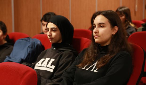 Genç gazeteciler Esenler'de yetişiyor