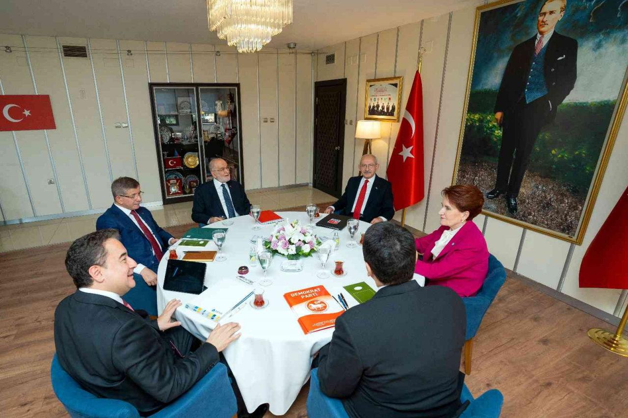 CHP, İYİ Parti, DEVA Partisi, Saadet Partisi ve Gelecek Partisi genel başkanları, Demokrat Parti Genel Başkanı Gültekin Uysal'ın ev sahipliğinde toplanmıştı.
