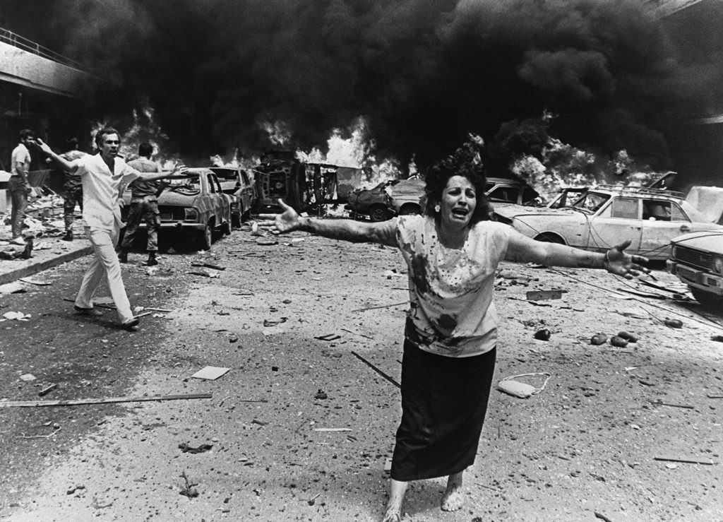 1975'ten 1990'a kadar 15 yıl süren ve 150.000 kişinin ölümüne ve binlerce kişinin kaybolmasına neden olan Lübnan iç savaşı