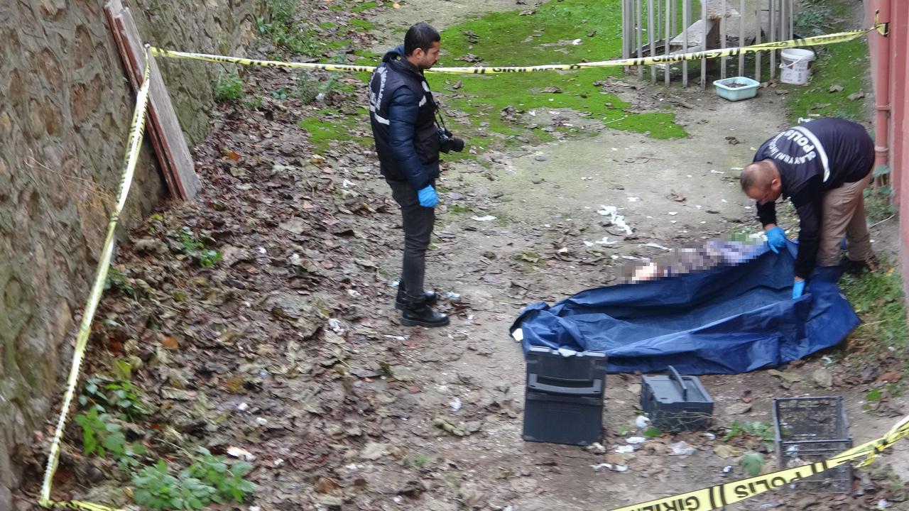 Bilecik'te kızının kayıp ihbarında bulunduğu kadın evinin arka bahçesinde ölü bulundu