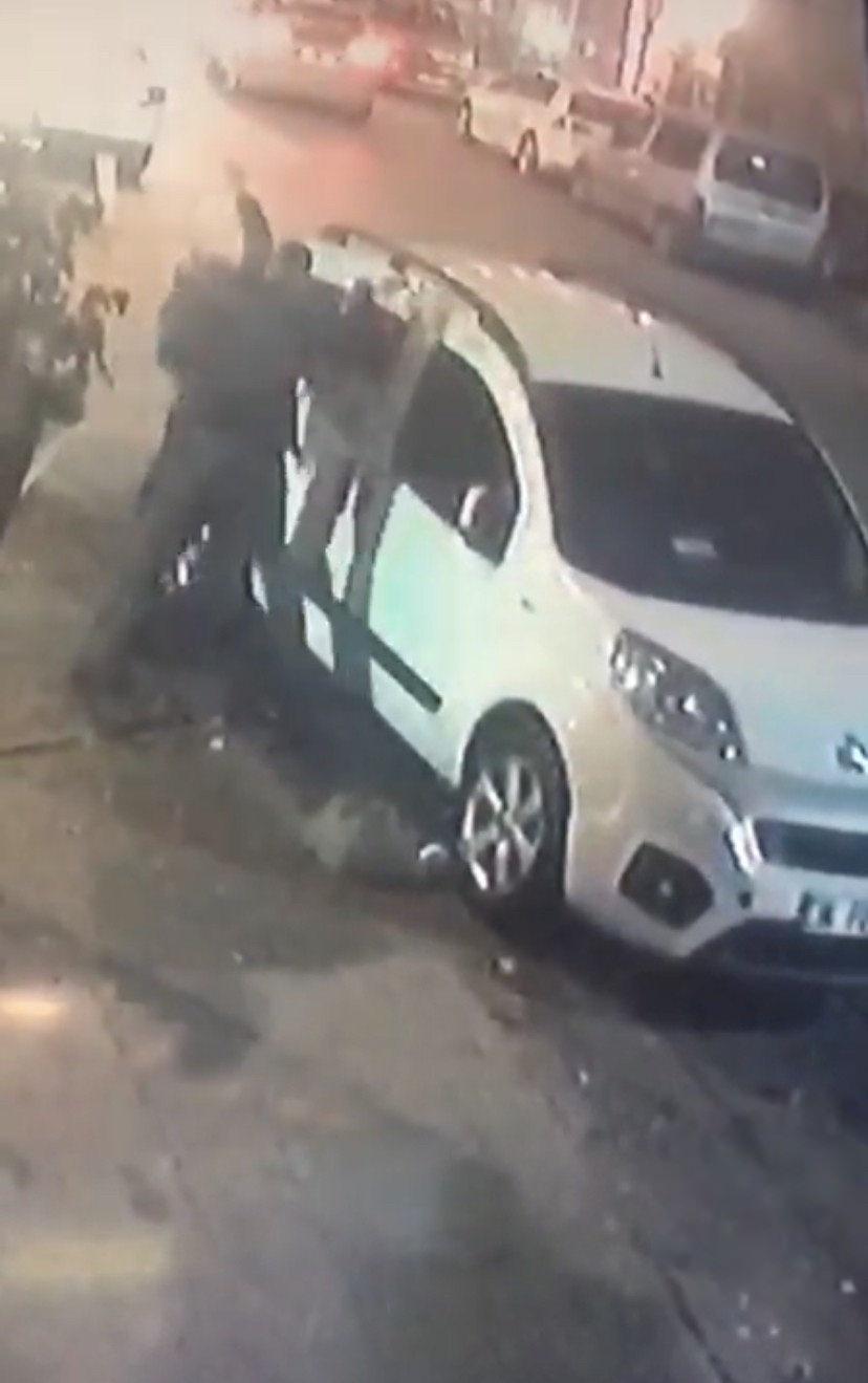 İstanbul'da camideki öğrencilerine Kur'an dersi vermeye giderken öldürülen genç hoca