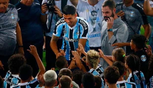 Gremio taraftarından Luis Suarez'e görkemli karşılama