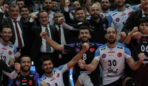 Halkbank ligde ve Şampiyonlar Ligi'nde lider!