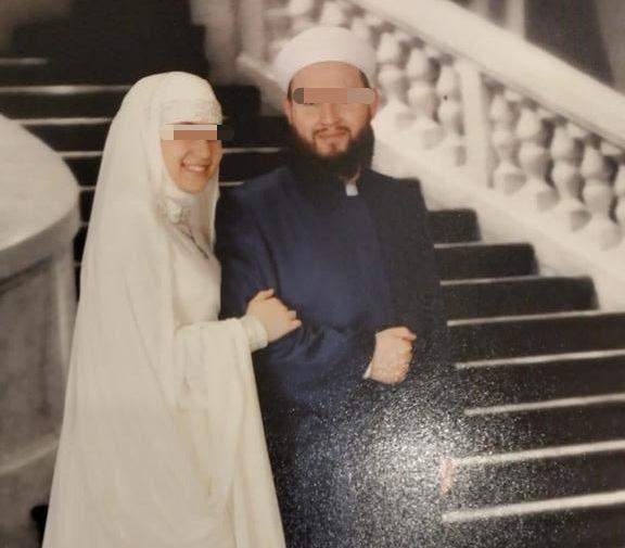 6 yaşında zorla evlendirildiği iddia edilen H.K.G. ile Kadir İ.'nin düğün fotoğrafı.
