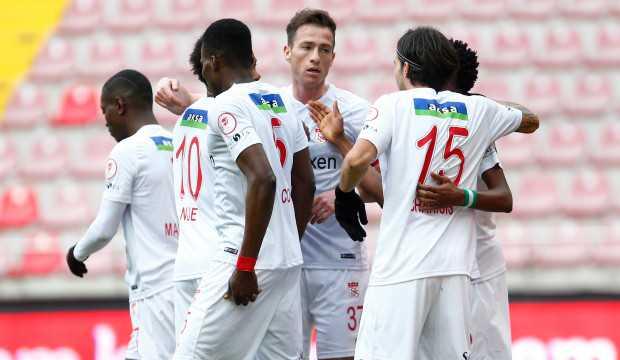 Sivasspor kupada hata yapmadı! 3 golle turladı