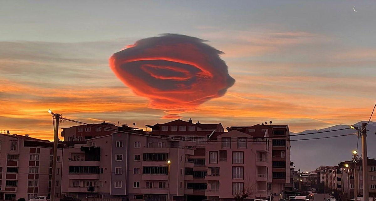 Bursa'da oluşan mercek bulutu