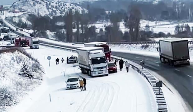 Çankırı'da feci kaza: Çok sayıda araç birbirine girdi!