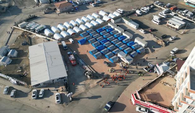 Ak Parti depremzedeler için 500 kişilik ekiple çadır kent kuruyor
