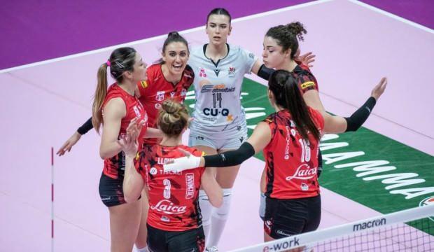 İtalyan ekibinden depremzedelere destek