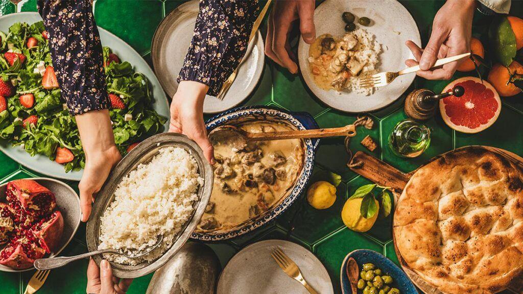 Rüyada iftar yemeği görmek: Anlamı ve yorumları
