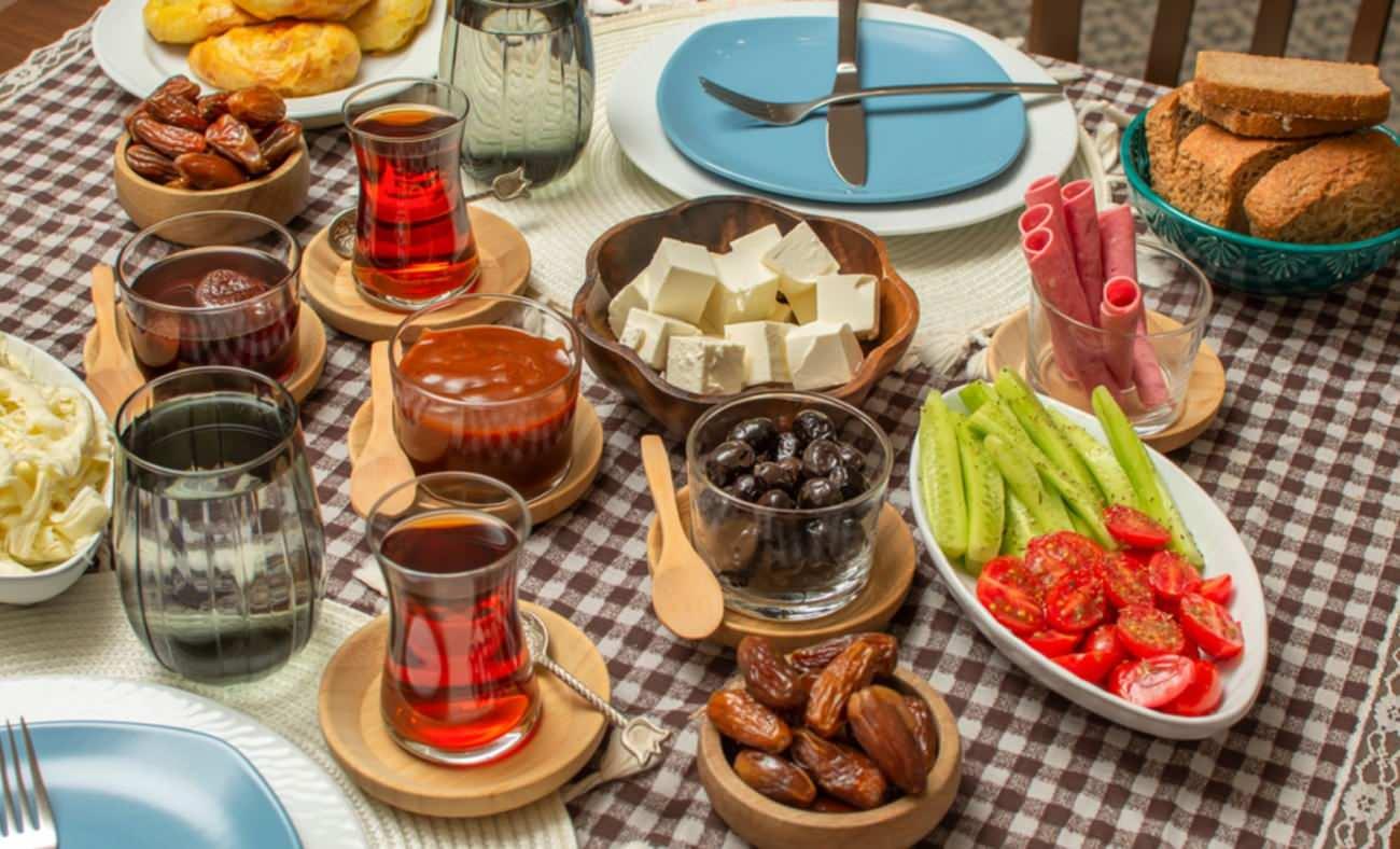 Sahurda &ccedil;ay i&ccedil;menin zararları neler? Sahurda &ccedil;ay i&ccedil;mek harareti alır mı?