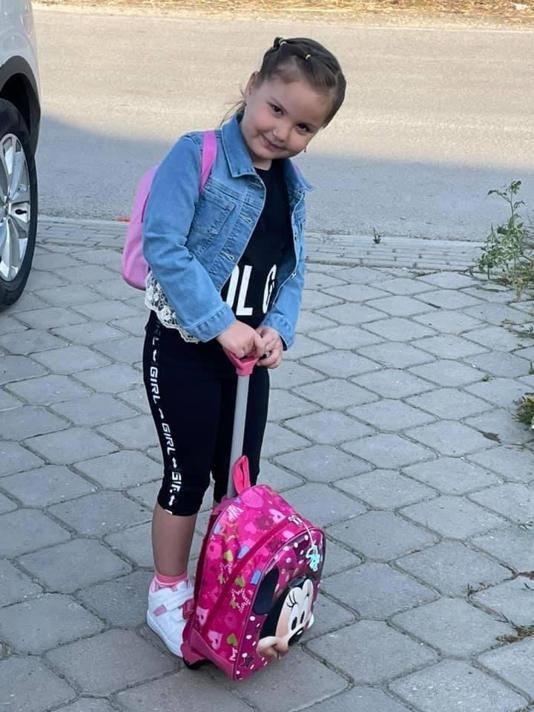 Bursa'da okulunda geçirdiği rahatsızlık nedeniyle 6 yaşında hayatını kaybeden Lara Karasu