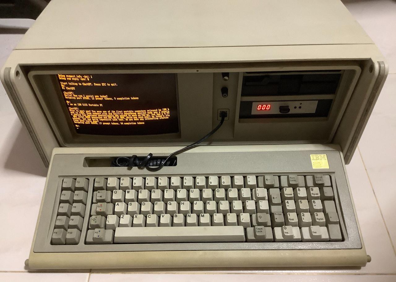 1984 Model IBM 5155 bilgisayarı