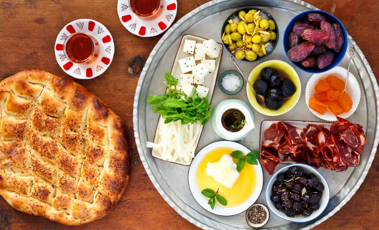 Susatmayan sahur men&uuml;s&uuml; nasıl hazırlanır? Tok tutan pratik sahur yiyecekleri