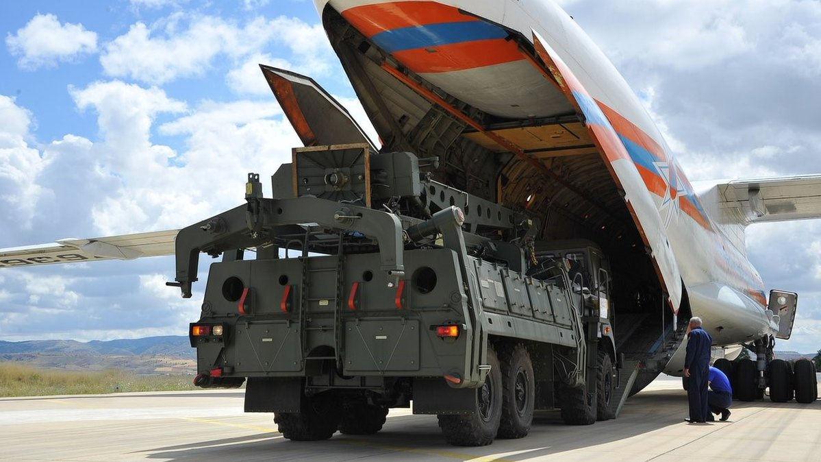 Ankara'daki Mürted Hava Üssü'ne inen ilk S-400 paketi