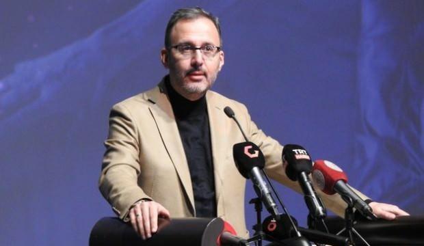 Bakan Kasapoğlu'ndan milli güreşçiler için tebrik mesajı