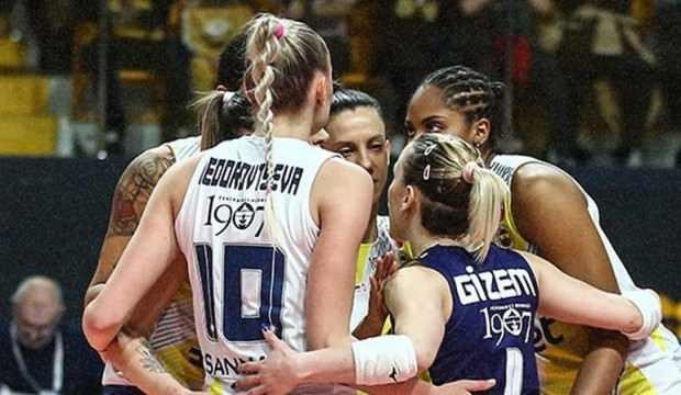 VakıfBank'ı altın sette deviren Fenerbahçe Opet finalde!