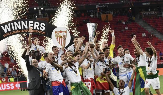 Roma'yı penaltılarda devirdiler! UEFA Avrupa Ligi'nde şampiyon Sevilla