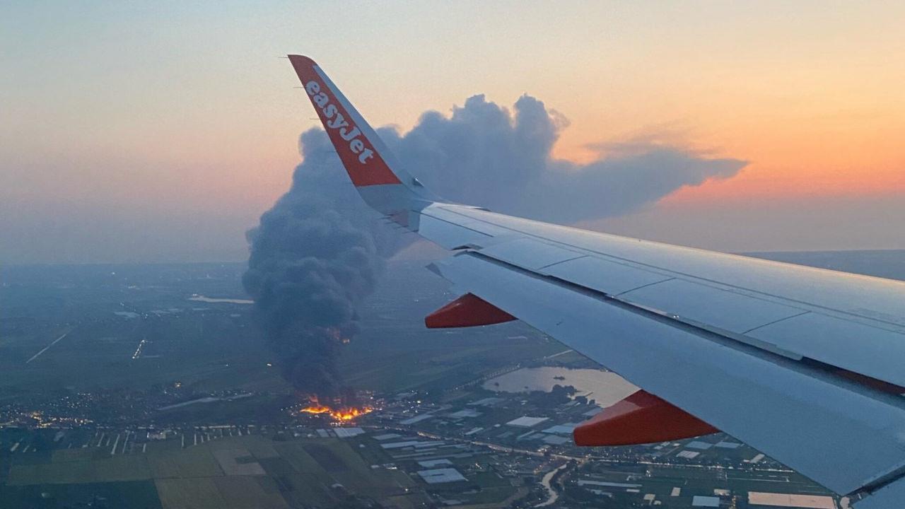 Yangının büyüklüğü uçaktan görüntülendi.