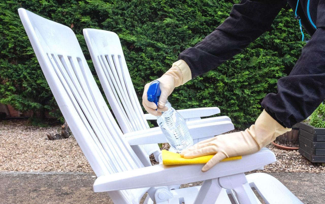 En kolay ve etkili: Beyaz plastik sandalyeler nasıl temizlenir?