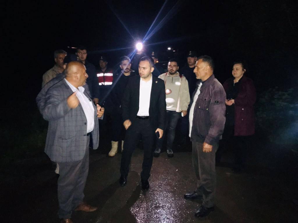 Sivas Suşehri'nde selde mahsur kalan 9 kişi kurtarıldı - Resim : 2
