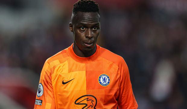 Al-Ahli, kaleci Mendy'yi renklerine bağladı 