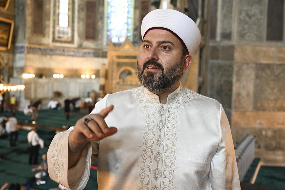 Ayasofya-i Kebir Cami-i Şerifi'nin imamı Bünyamin Topçuoğlu