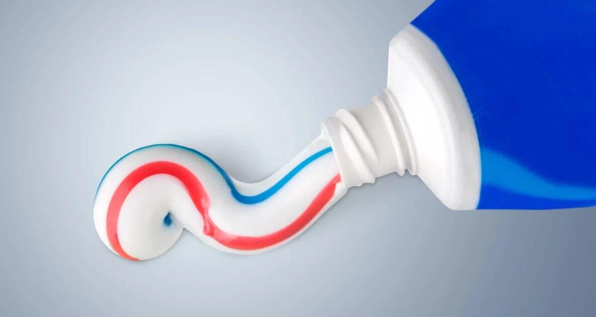Diş macunu ile asla temizlememeniz gereken 4 şey