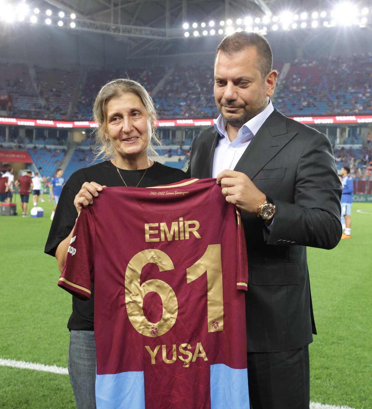 Trabzonspor şehitlerimizi unutmadı! Eren Bülbül'ün annesine büyük jest - Resim : 3