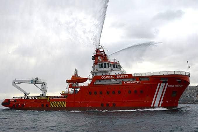 Ulaştırma ve Altyapı Bakanlığı, "Nene Hatun Acil Durum Müdahale Gemisi"nin Çanakkale Kepez bölgesindeki yangına müdahale için bölgeye hareket ettiğini duyurdu.