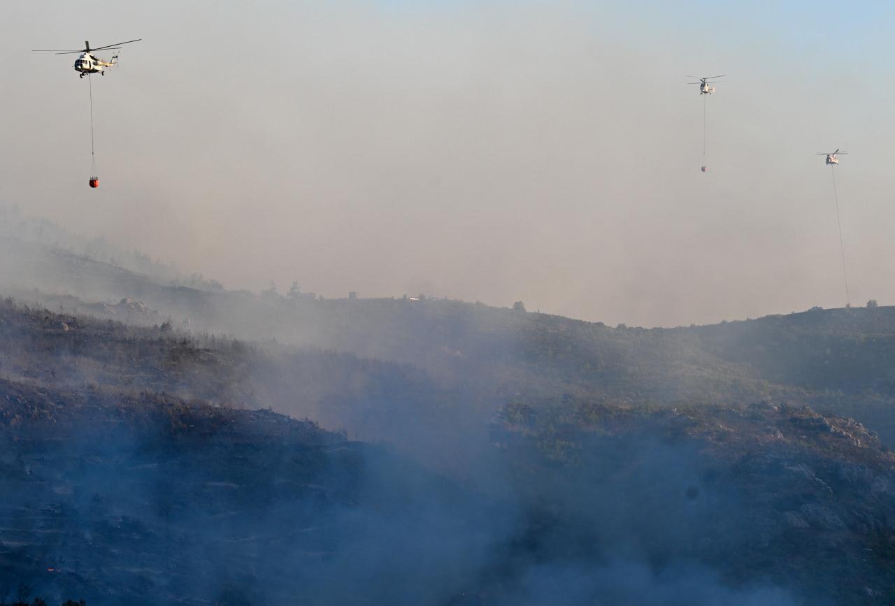 GS0pU 1694910544 6329 - İzmir'de orman yangınına müdahale eden helikopter düştü