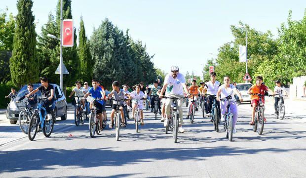 Yeşilyurt Belediyesi'nden ödüllü bisiklet turu