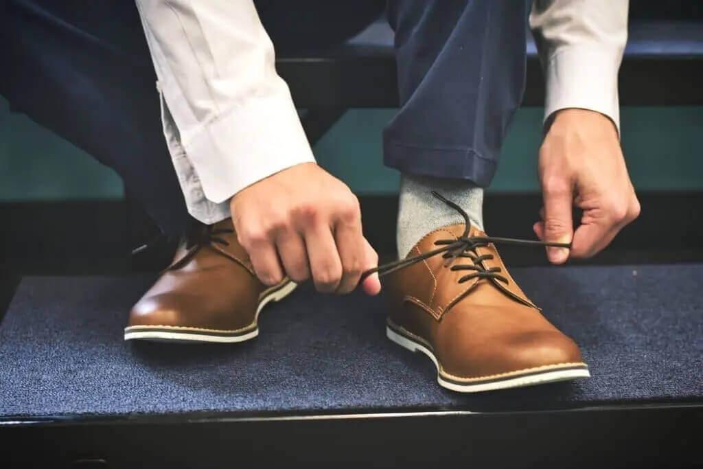 Işıltılı ve yepyeni bir görünüm için: Ayakkabı bağcıkları nasıl temizlenir?