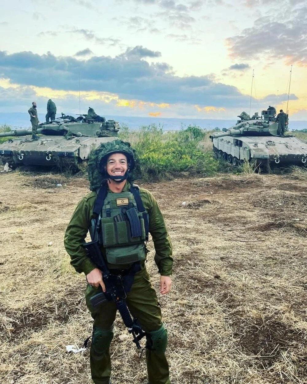 Ünlü şarkıcının koruması İsrail ordusuna katıldı! - Resim : 1