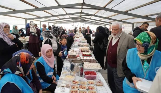 Aksaray'da, Filistin'e destek için hayır çarşısı açıldı