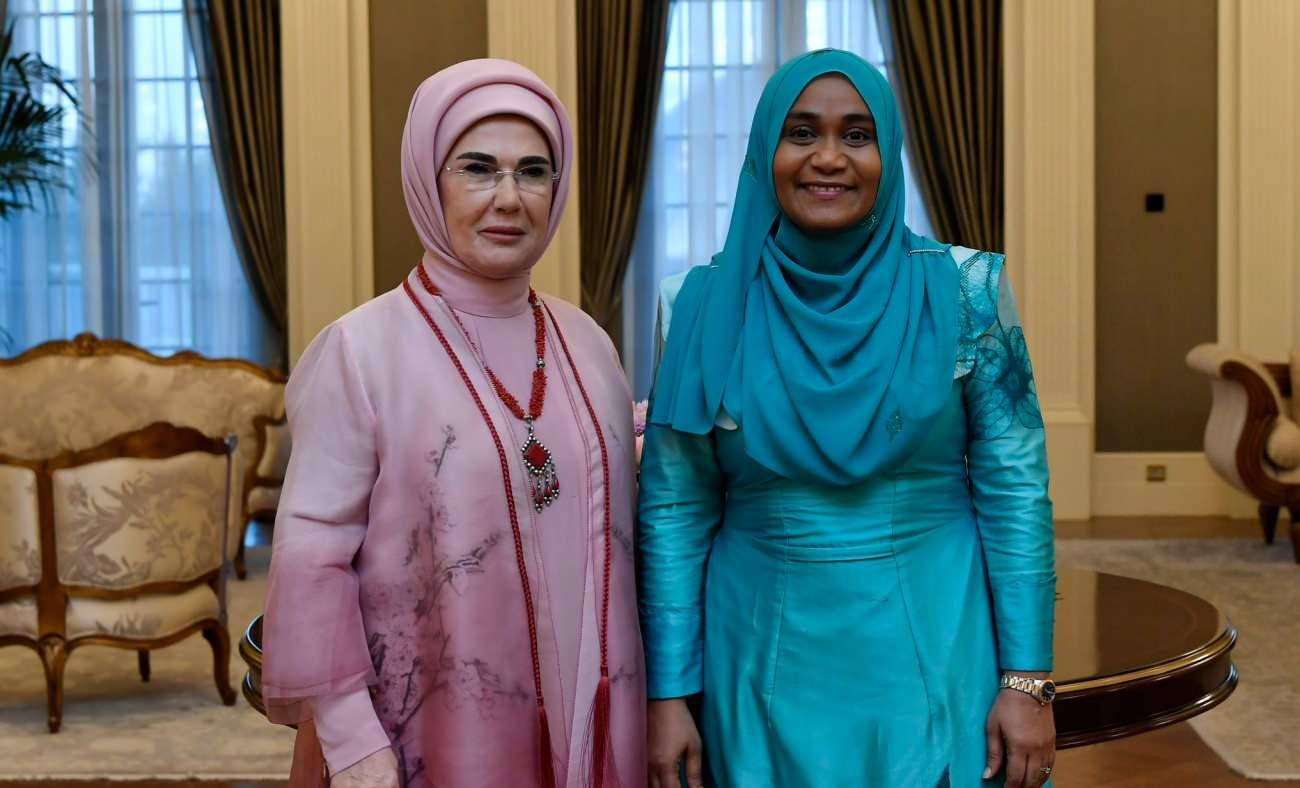 Emine Erdoğan Maldivler Cumhurbaşkanı Muizzu'nun eşi Sajidha Mohamed ile bir araya geldi