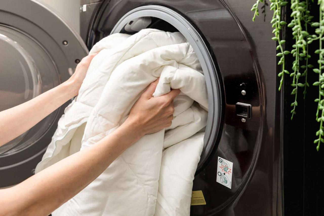 5 basit adımda yorgan nasıl yıkanır? Çamaşır makinesinde yorgan yıkamanın püf noktaları…