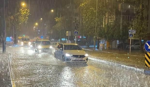 Antalya için gök gürültülü sağanak yağış uyarısı