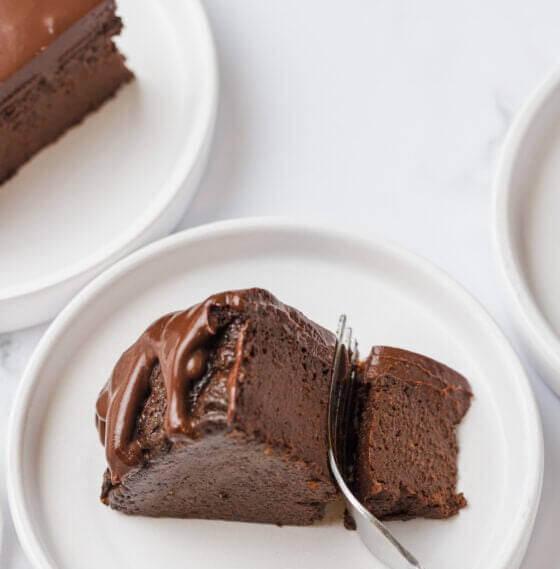 Glütensiz, süt ürünsüz: 3 malzemeli sağlıklı çikolatalı kek tarifi, nasıl yapılır?