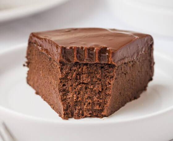 Glütensiz, süt ürünsüz: 3 malzemeli sağlıklı çikolatalı kek tarifi, nasıl yapılır?