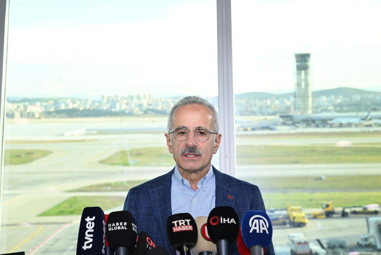 Ulaştırma ve Altyapı Bakanı Abdulkadir Uraloğlu