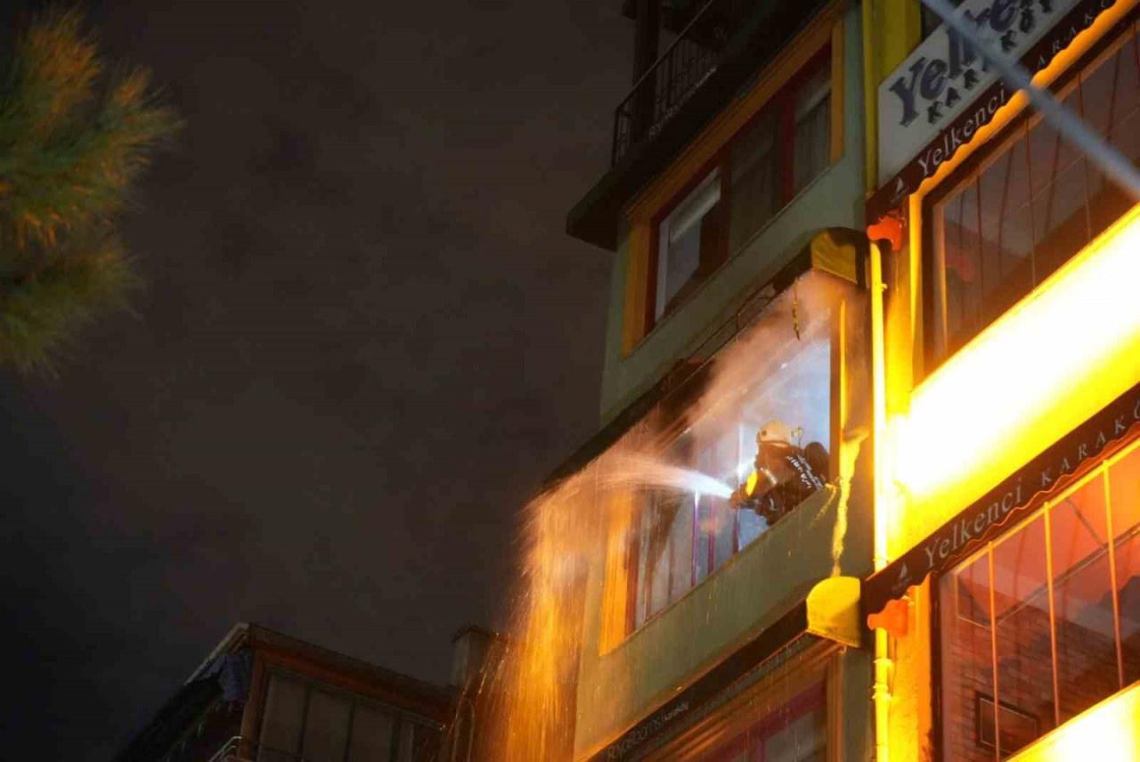 Beyoğlu'nda otelde yangın! - Resim : 1