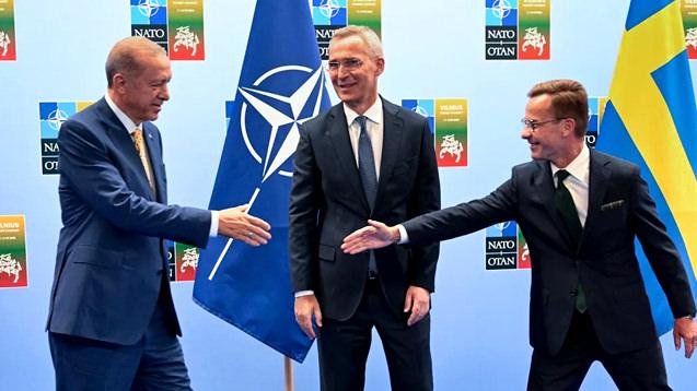 Son dakika: İsveç'in NATO üyeliği TBMM'de kabul edildi